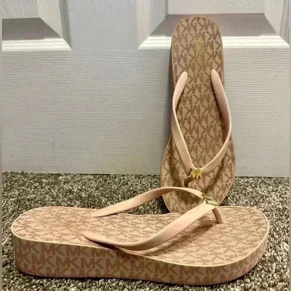 PINK MICHAEL KORS HEELED THICK FLIP FLOO SANDALS - Picture 2 of 5